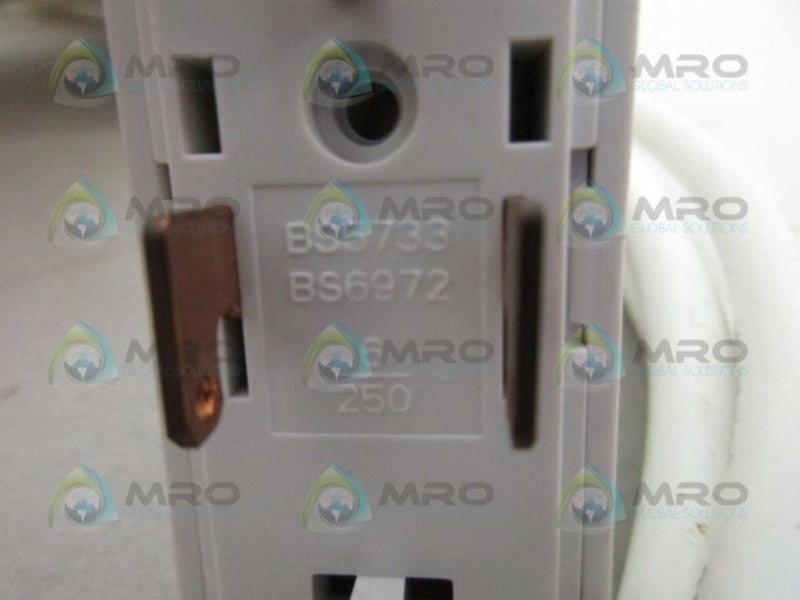 INDUSTRIAL MRO BS5733 POWER PLUG *NEW NO BOX*