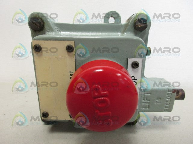 ALLEN WEST 78209 PUSH BUTTON STATION *USED*