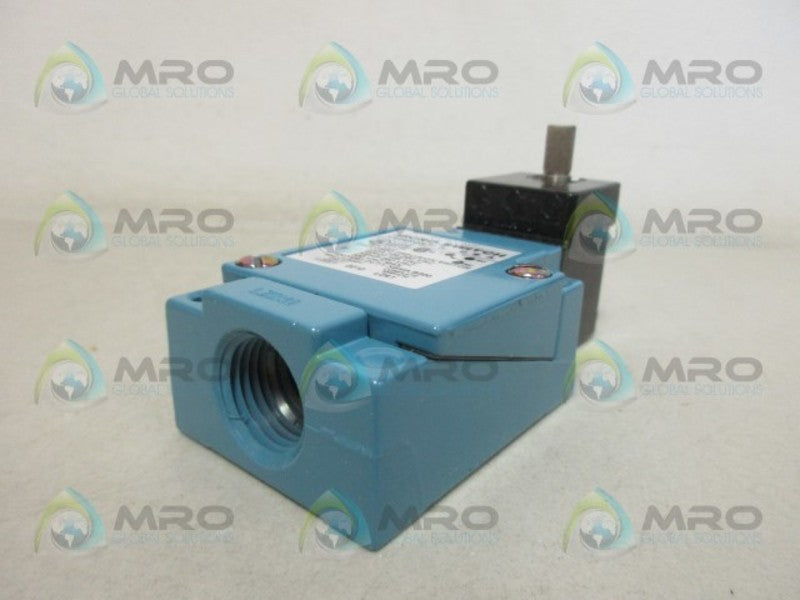 HONEYWELL LZA1 LIMIT SWITCH *NEW IN BOX*