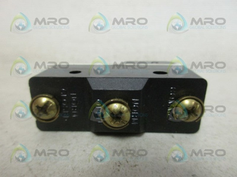 MICRO SWITCH BZ-2RW82255-A2-S LIMIT SWITCH *USED*