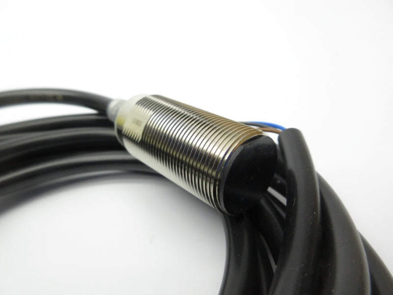 OMRON E2E-X12B1T18 10-30VDC  NSNP