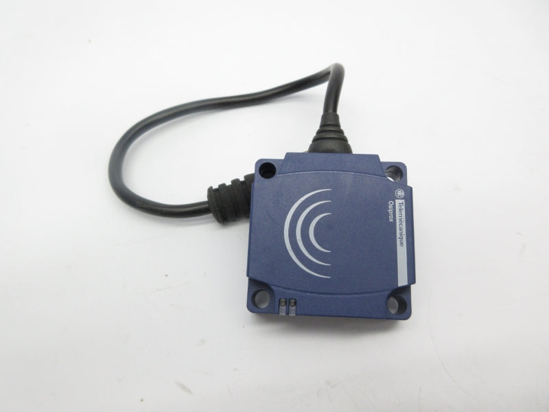 TELEMECANIQUE XS8C1A1MBL01U20 24-240V NSMP