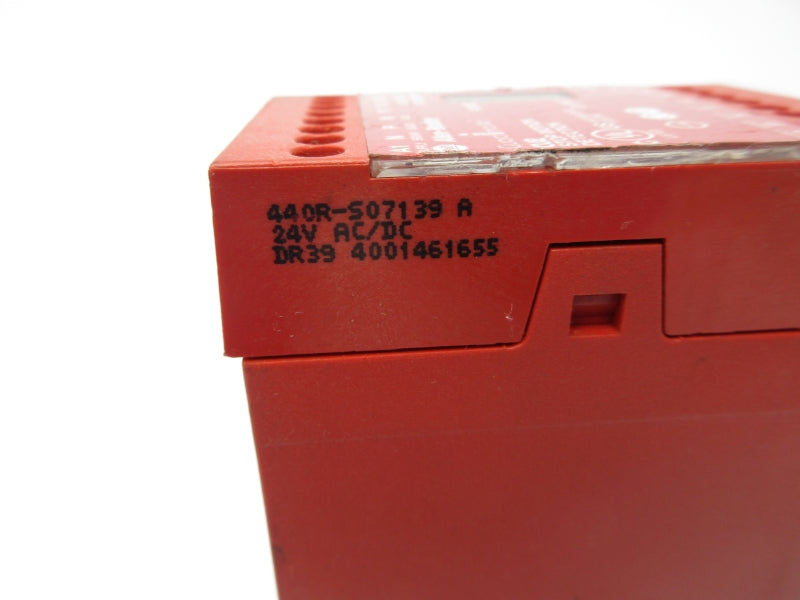ALLEN BRADLEY 440R-S07139 SER. A 24VAC/DC NSNP