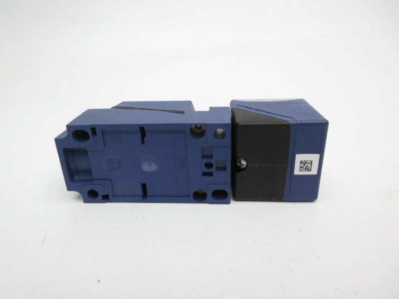 TELEMECANIQUE XS9C4A2A2G13 12-24V NSMP