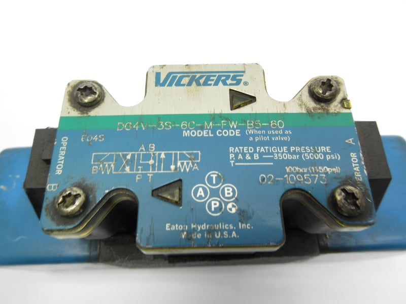 VICKERS DG4V3S6CMFWB560 02-109572 110/120V .48/.46A 5000PSI UNMP