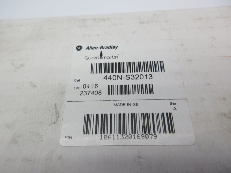 ALLEN BRADLEY 440N-S32013 SER. A 24VAC/DC (WH) NSMP