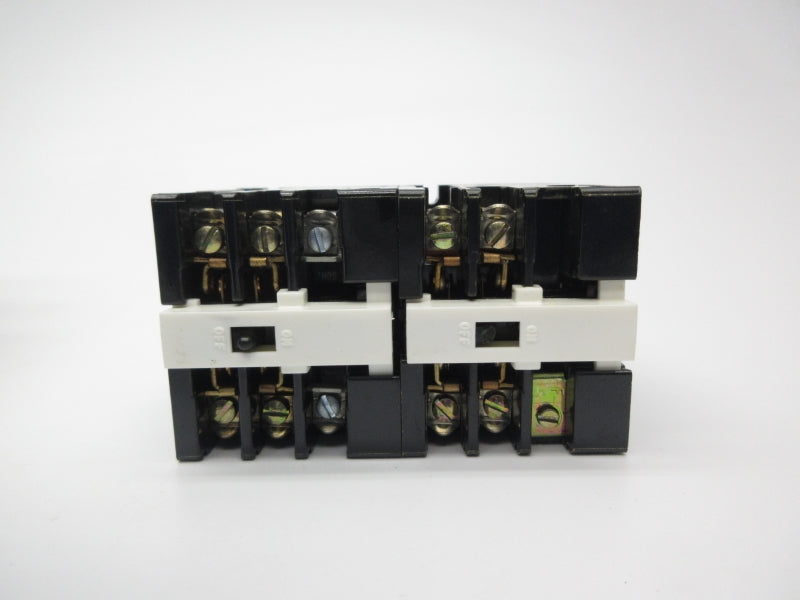 GENERAL ELECTRIC CR122A02802AA 300V 10A NSMP