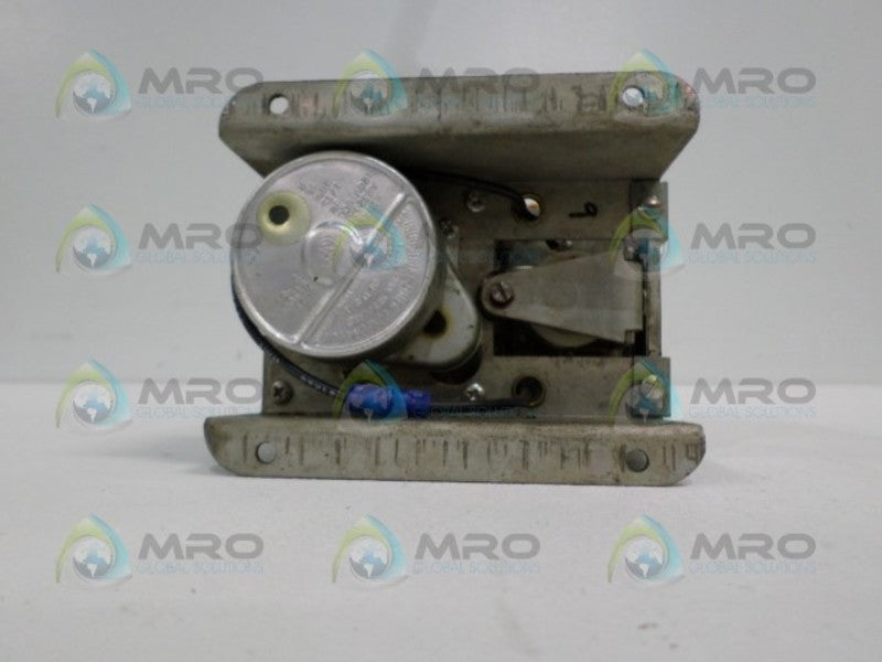 INDUSTRIAL MRO J-4879-15M INDUSTRIAL TIMER 115V *USED*