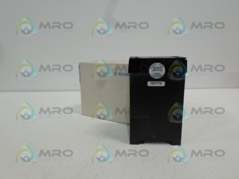 SCHMERSAL AZR31R2 SAFETY RELAY 230VAC *NEW IN BOX*