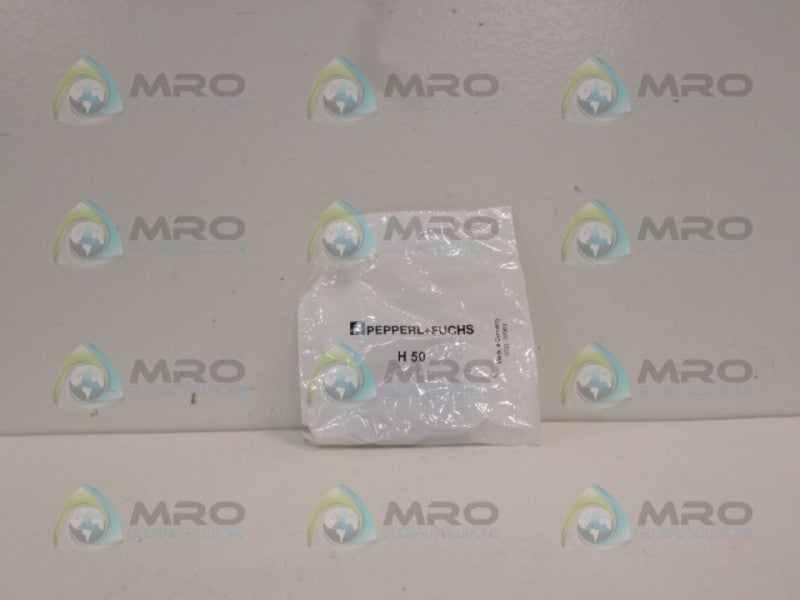 PEPPERL FUCHS H50 REFLECTOR *NEW IN FACTORY BAG*
