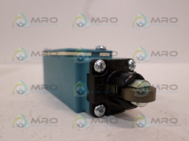 HONEYWELL GLCB01C-RS LIMIT SWITCH *NEW IN BOX*