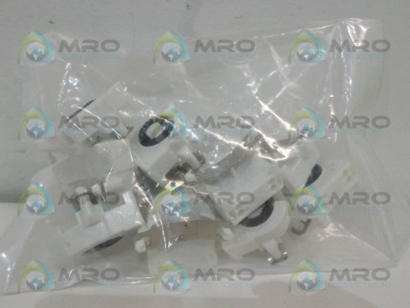 BJB 26.422.1113.50 561-943 LAMPHOLDER (PKG OF 10) * NEW IN FACTORY BAG *