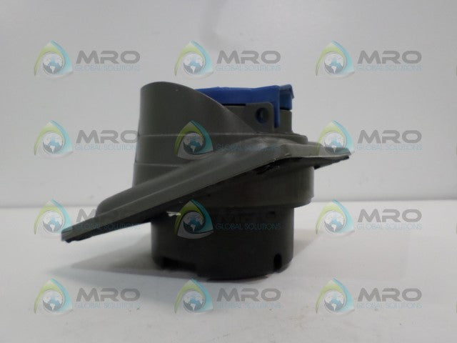 LEGRAND HYPRA 52702 PANEL MOUNTING SOCKET *NEW NO BOX*