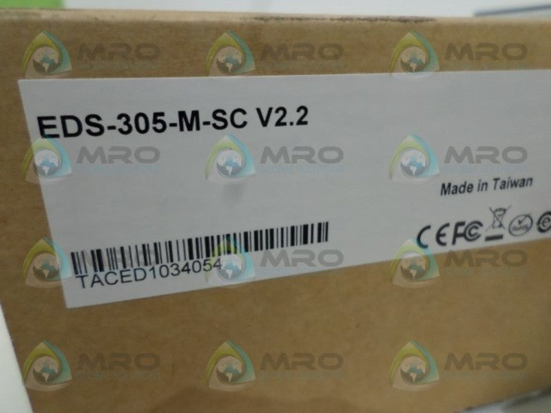 MOXA EDS-305-M-SC ETHERNET SWITCH *NEW IN BOX*