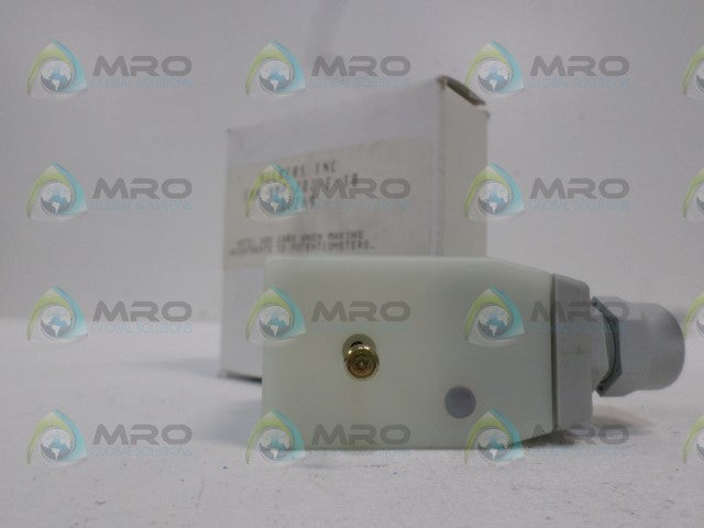 VICKERS EHH-AMP-702-E-10 POWER PLUG PROPORTIONAL VALVE *NEW IN BOX*
