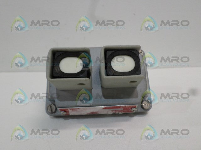 APPLETON EFKBU2 PUSHBUTTON *NEW NO BOX*