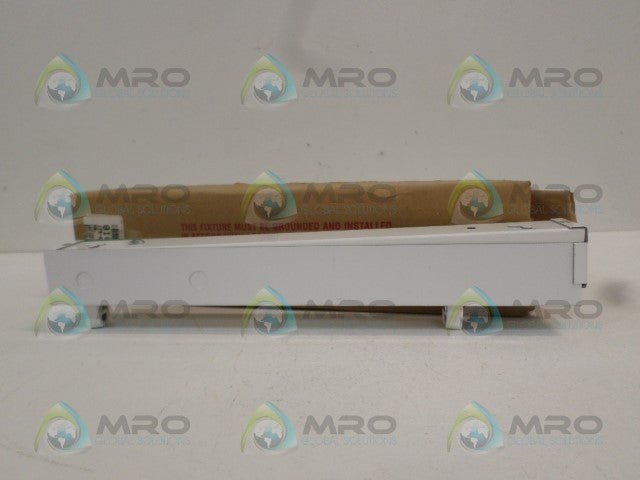 SIMKAR W6 61-17000 LIGHTING FIXTURE *NEW IN BOX*