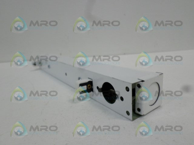 SIMKAR W6 61-17000 LIGHTING FIXTURE *NEW IN BOX*