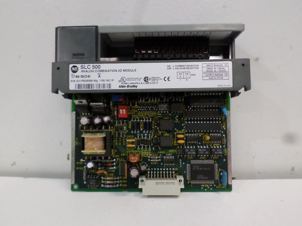 ALLEN BRADLEY SLC 500 1746-NIO4I SER. A COMBINATION I/O MODULE *NEW NO BOX*