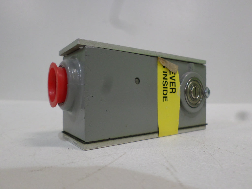 NAMCO CONTROLS EA15030396 SNAP-LOCK LIMIT SWITCH (NO SCREWS) *NEW NO BOX*