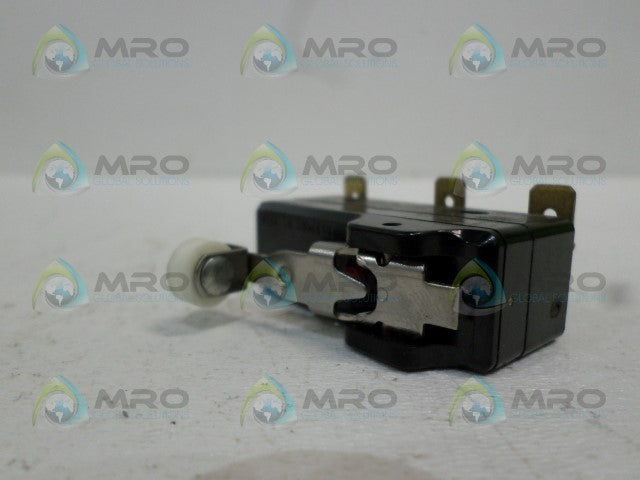 MICROSWITCH CS/01/A LIMIT SWITCH *NEW NO BOX*