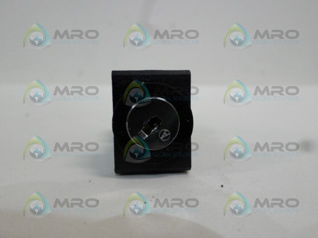 FUJI ELECTRIC AH165-J2A SELECTOR SWITCH (NO KEY) *NEW NO BOX*