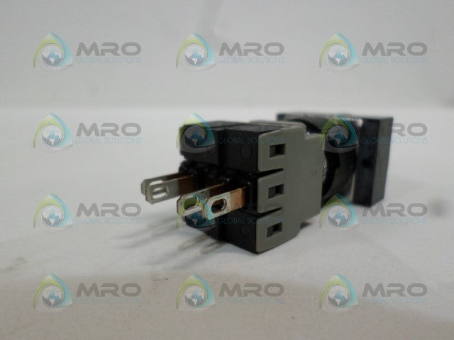 FUJI ELECTRIC AH165-J2A SELECTOR SWITCH (NO KEY) *NEW NO BOX*