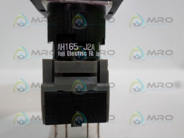 FUJI ELECTRIC AH165-J2A SELECTOR SWITCH (NO KEY) *NEW NO BOX*