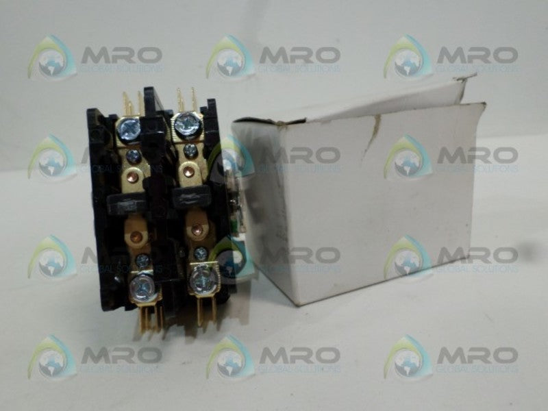 ABB DP30C2P-4 CONTACTOR *NEW IN BOX*