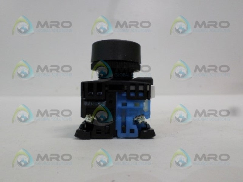 FUJI ELECTRIC AR22F0L E3 GREEN PUSHBUTTON  NSNP