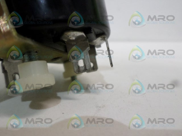 CURTIS 755R0120A0500W09L09 DIGITAL HOUR METER *USED*