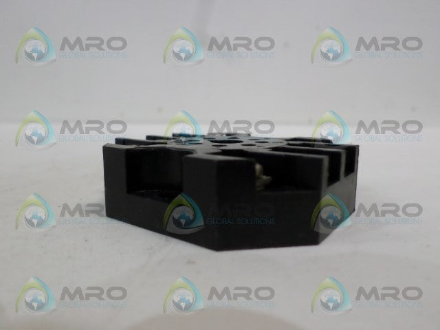 CUSTOM CONNECTORS RB08-PC RELAY SOCKET *NEW NO BOX*