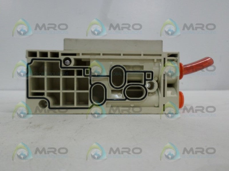 SMC SS5V3-W10S1QWD-15B-N7-D MANIFOLD BASE UNMP