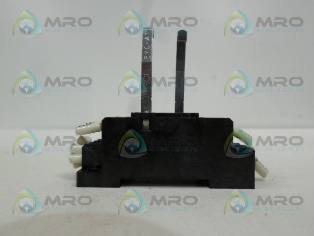 OMRON PYF14A RELAY BASE *USED*
