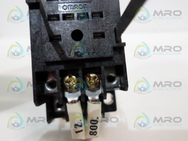 OMRON PYF14A RELAY BASE *USED*