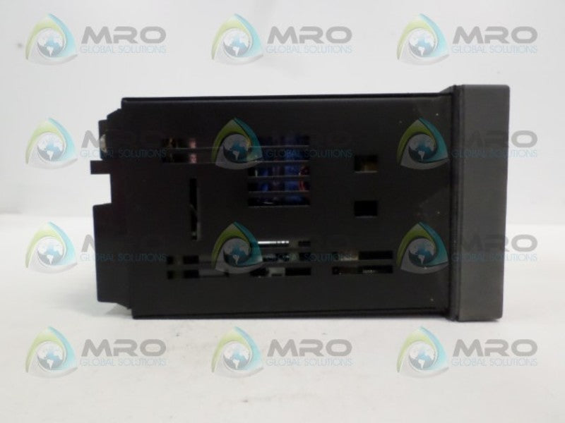 HONEYWELL DC300K-E-0A3-20-0000-0 TEMPERATURE CONTROLLER *USED*