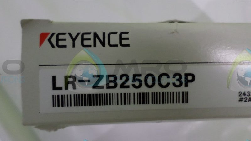KEYENCE LR-ZB250C3P SENSOR *NEW IN BOX*