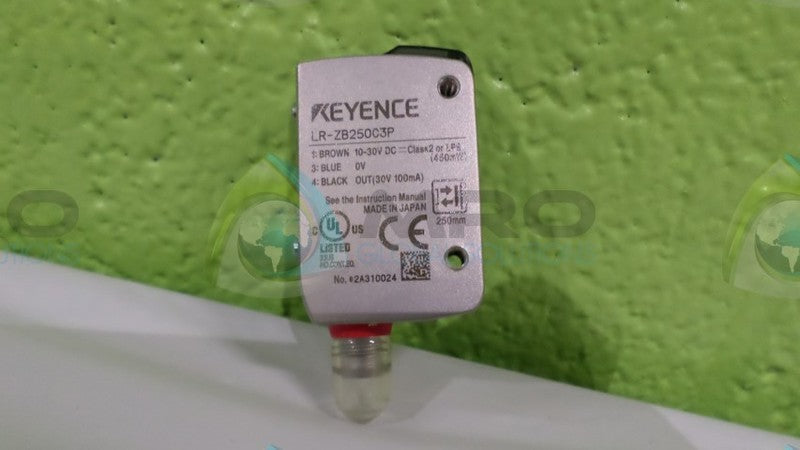 KEYENCE LR-ZB250C3P SENSOR *NEW IN BOX*