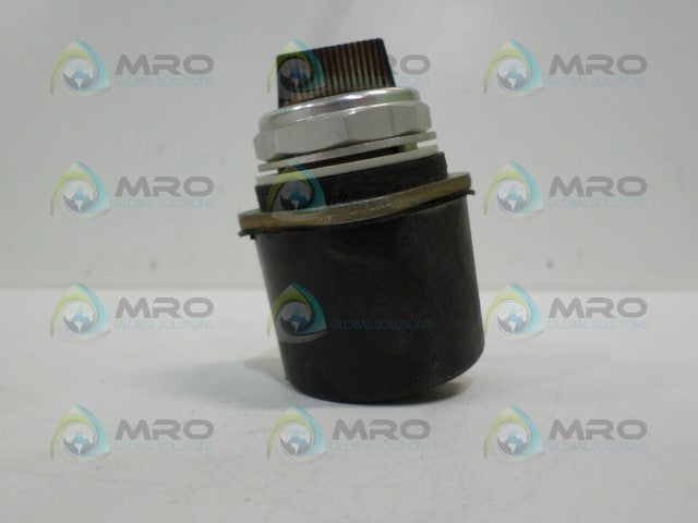 ALLEN BRADLEY 800T-U16 SER. P SELECTOR SWITCH *USED*