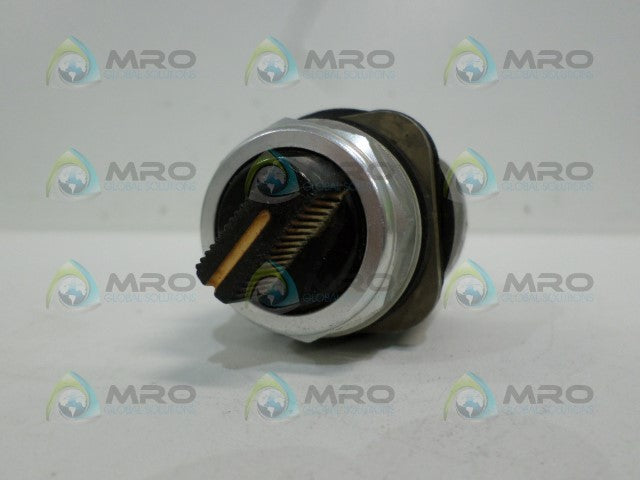 ALLEN BRADLEY 800T-U16 SER. P SELECTOR SWITCH *USED*
