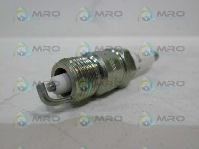 CHAMPION RV15YC4 SPARK PLUG *NEW IN BOX*