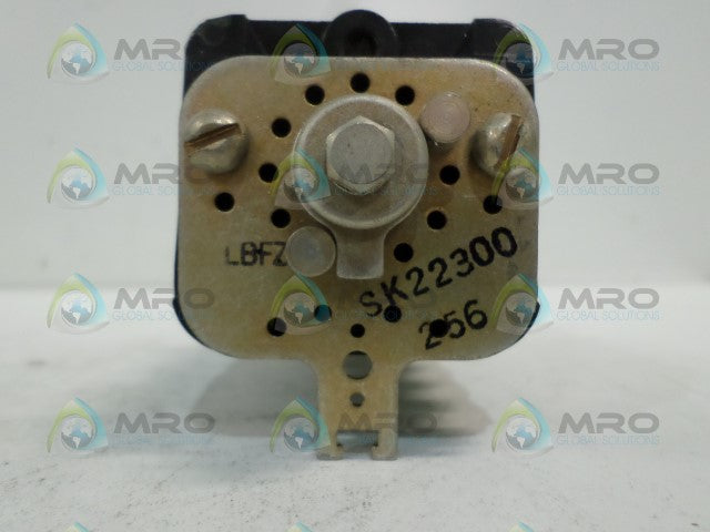INDUSTRIAL MRO FX T563 CARBON BRUSH *NEW NO BOX*
