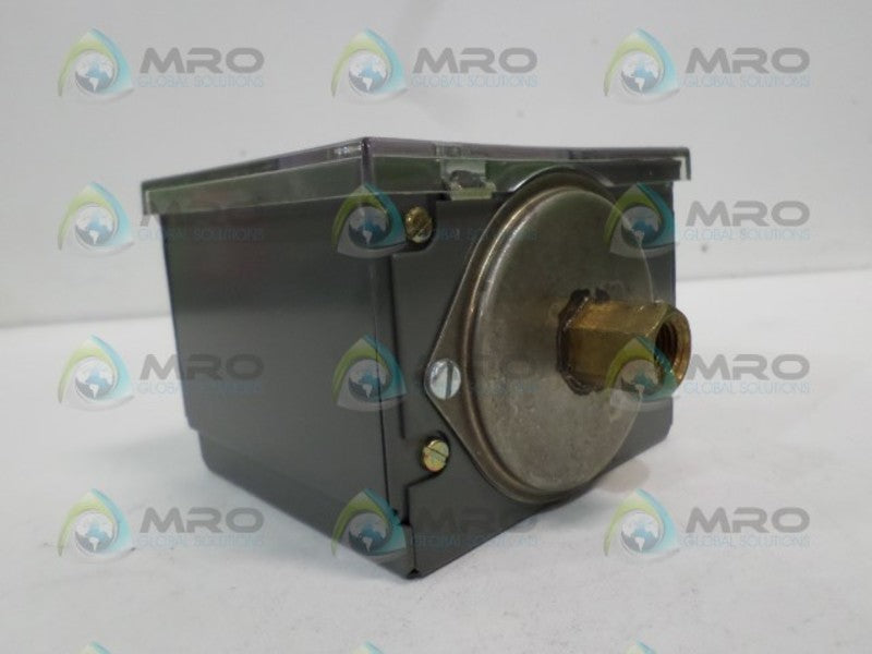 HONEYWELL L604L1035 PRESSURETROL *NEW NO BOX*