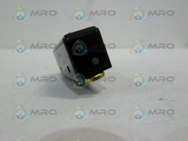 MICROSWITCH BE-2R-A4 LIMIT SWITCH *NEW NO BOX*