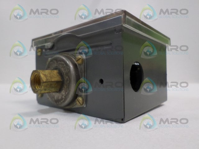 HONEYWELL L404V1038 PRESSURETROL *NEW NO BOX*