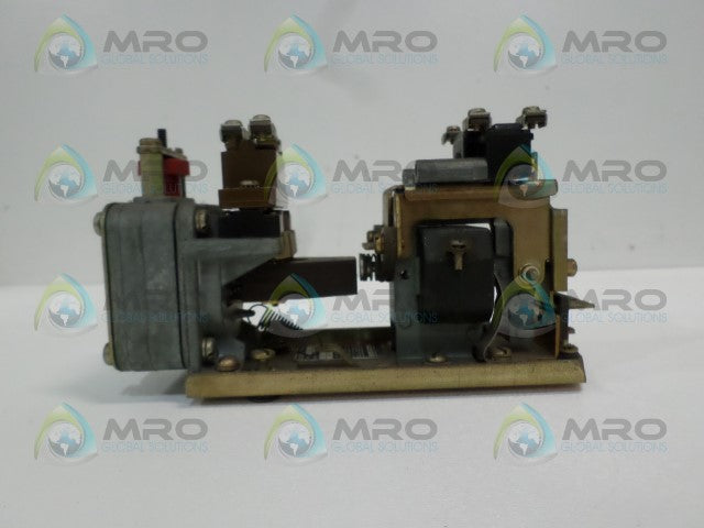 SQUARE D 9050-B0-2D PNEUMATIC TIMING RELAY (AS PICTURED) *NEW NO BOX*