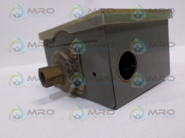 HONEYWELL L404V1038 PRESSURETROL PRESSURE CONTROLLER *USED*