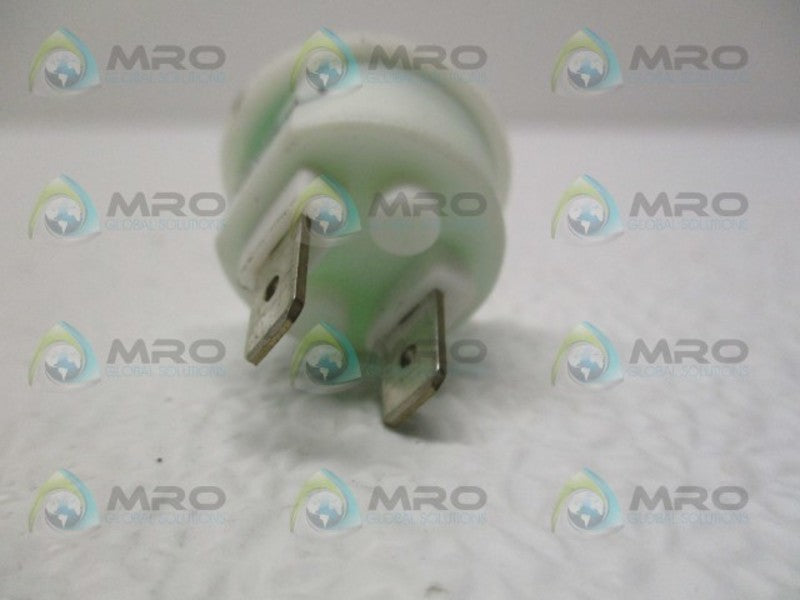 CHICAGO MINITURE 2622QK5 GREEN LED PANEL INDICATOR LIGHT  NSNP