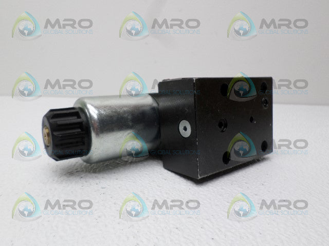 MOOG 641207 XSB10079-000-21 RME30C1C1RXOB SOLENOID VALVE *NEW NO BOX*