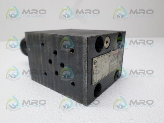 MOOG 634919 XAB10002-000-21 RHE30CT1S2WK1BAW106 MANIFOLD VALVE *NEW NO BOX*